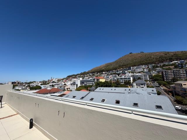 To Let 1 Bedroom Property for Rent in Green Point Western Cape